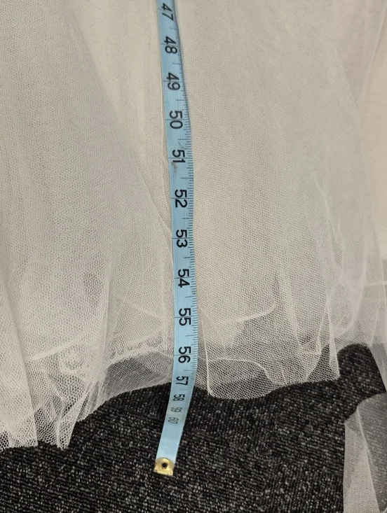 Pronovias Alcanar Lace & Tulle A-Line Wedding Dress - US 12 - Bustle Ready - Picture 14 of 16